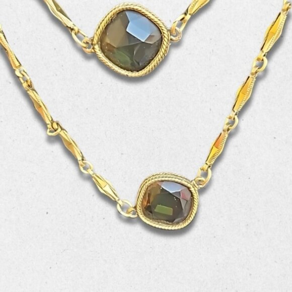 Vintage Glass Stones Layered Necklace Gold Tone Chain Slip On Olive Green W OS - Picture 2 of 3